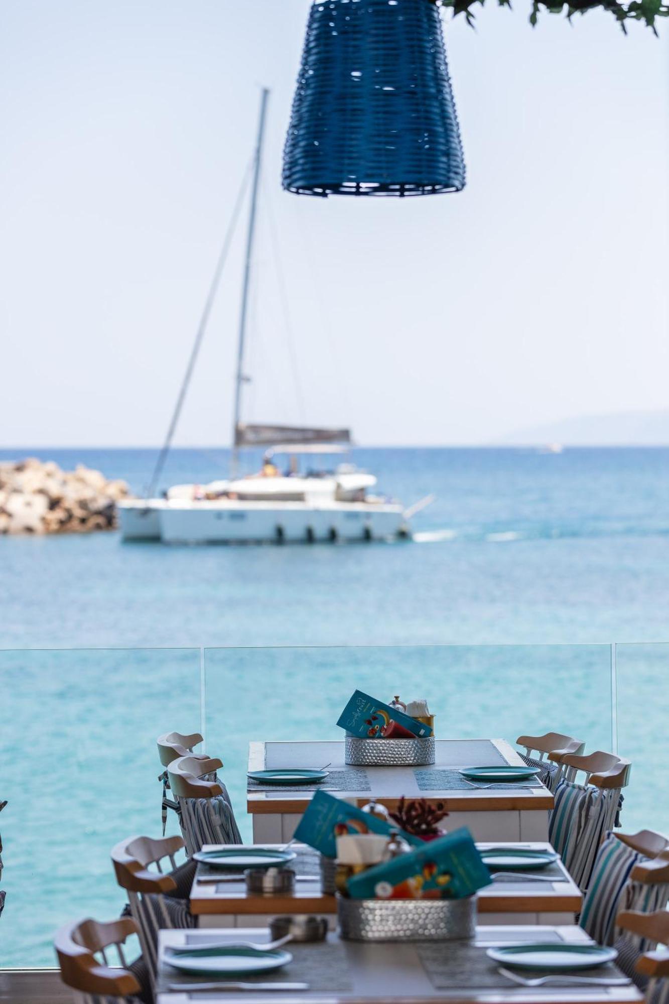 Skipper Beachfront Suites Hersonissos  Exteriör bild
