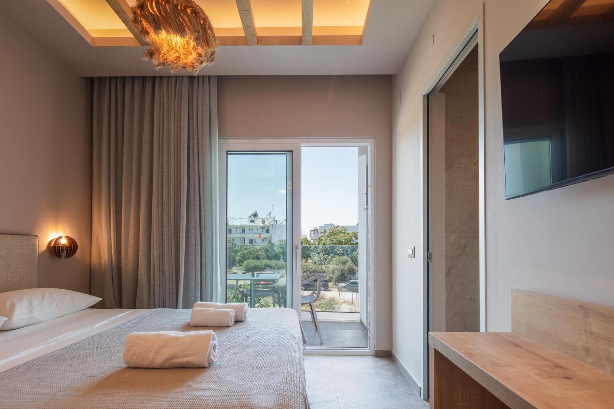Skipper Beachfront Suites Hersonissos  Rum bild