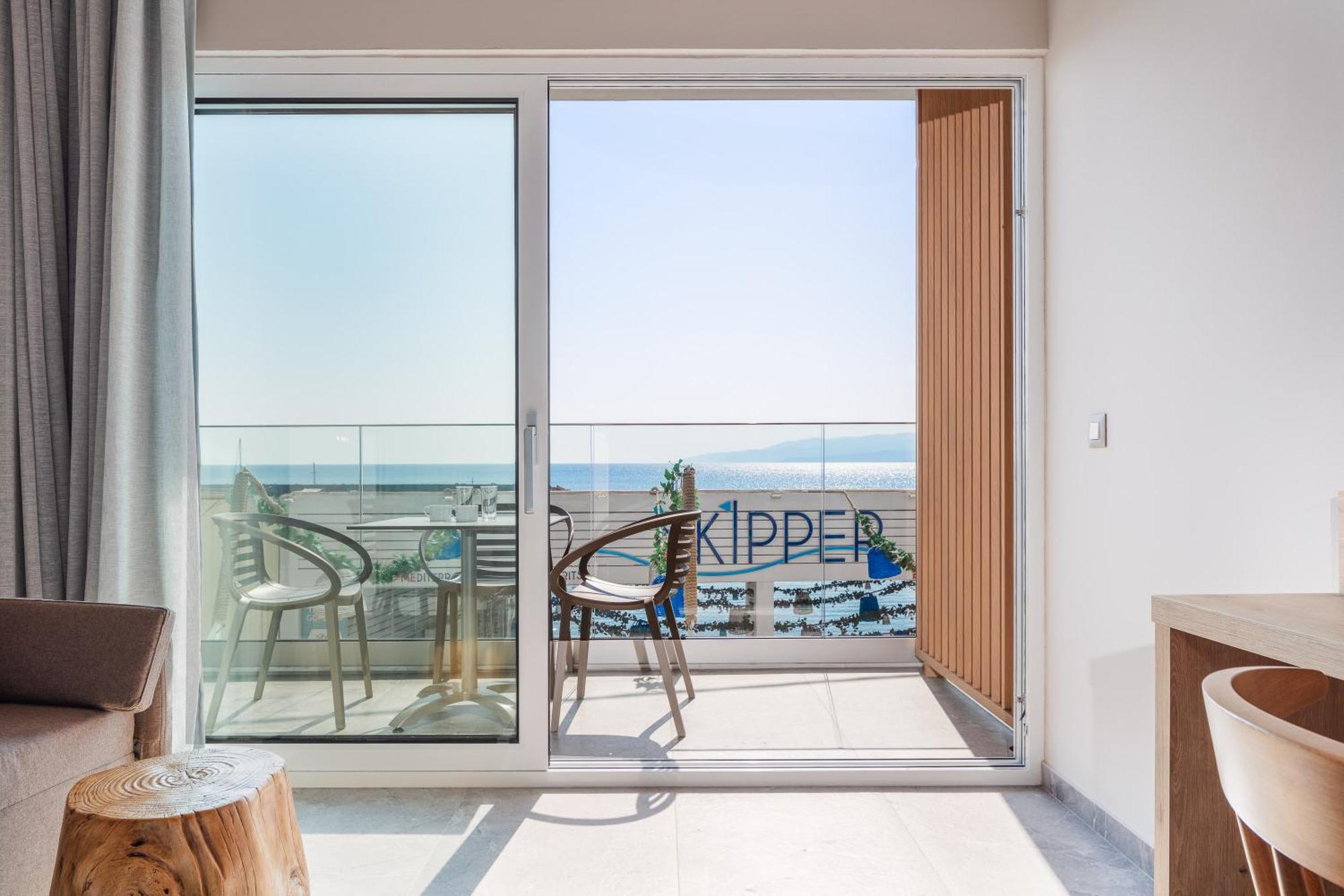 Skipper Beachfront Suites Hersonissos  Rum bild