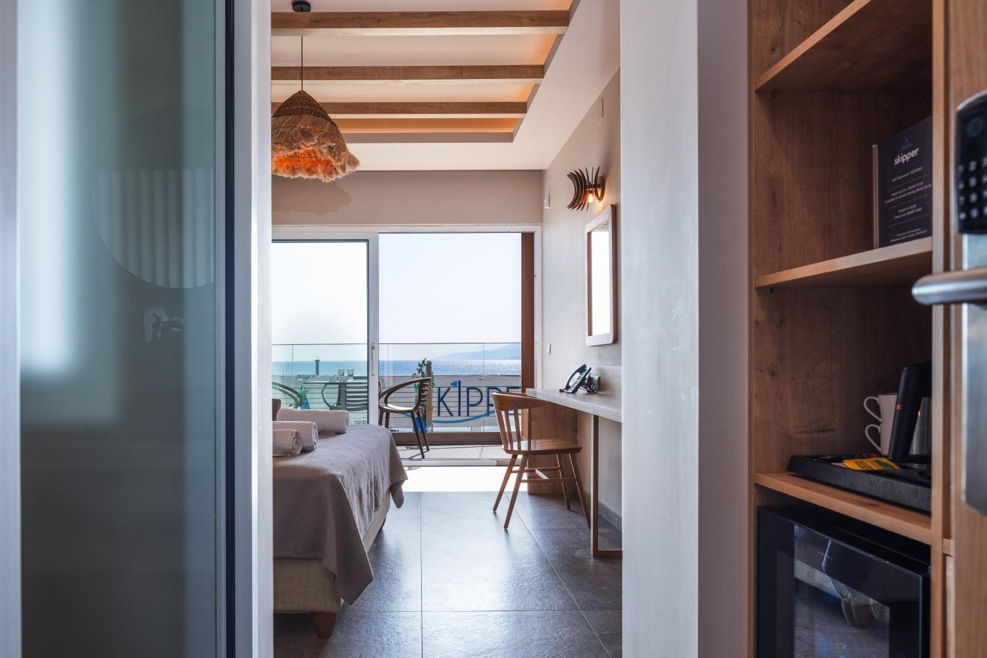 Skipper Beachfront Suites Hersonissos  Rum bild
