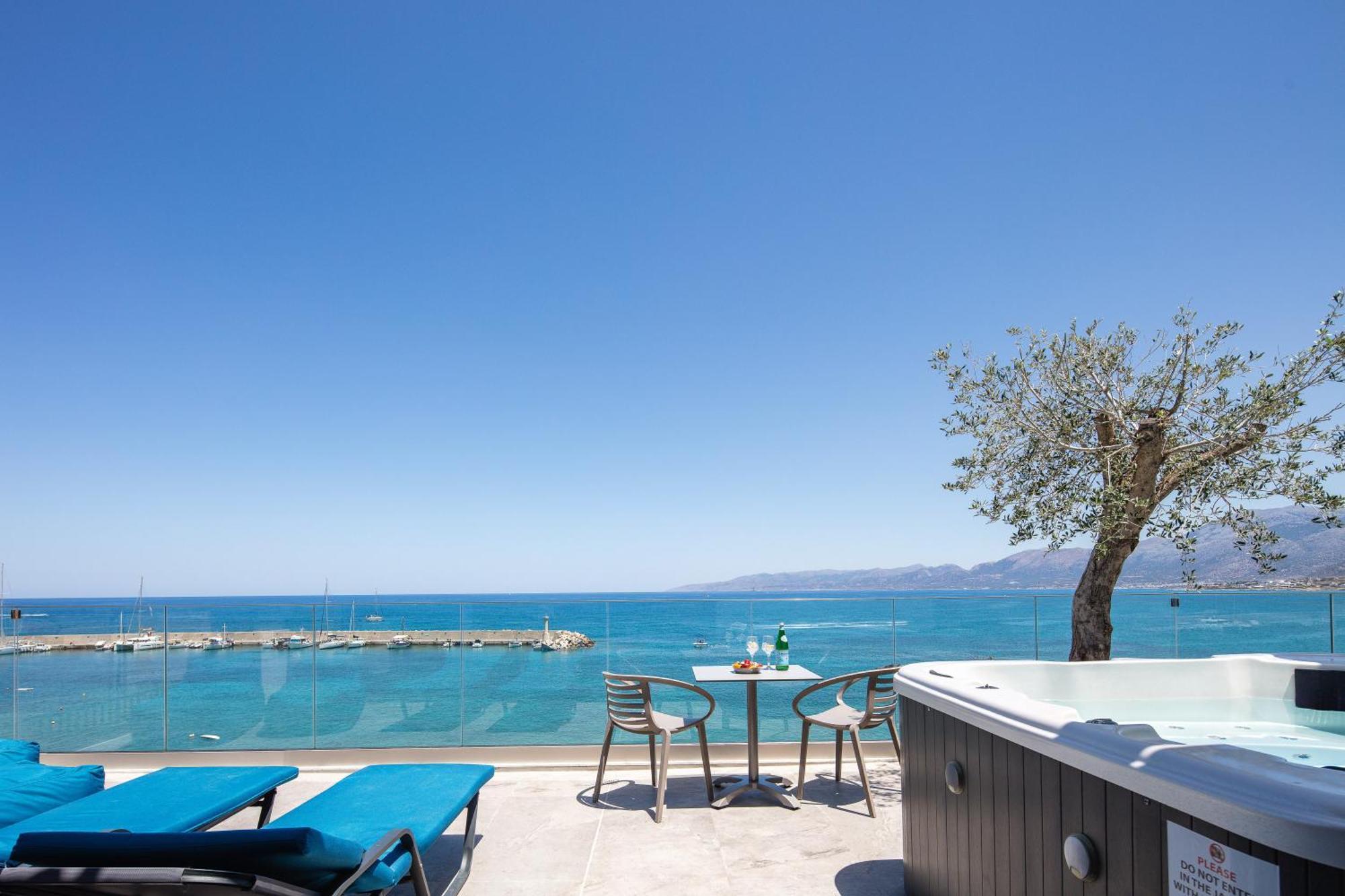 Skipper Beachfront Suites Hersonissos  Exteriör bild